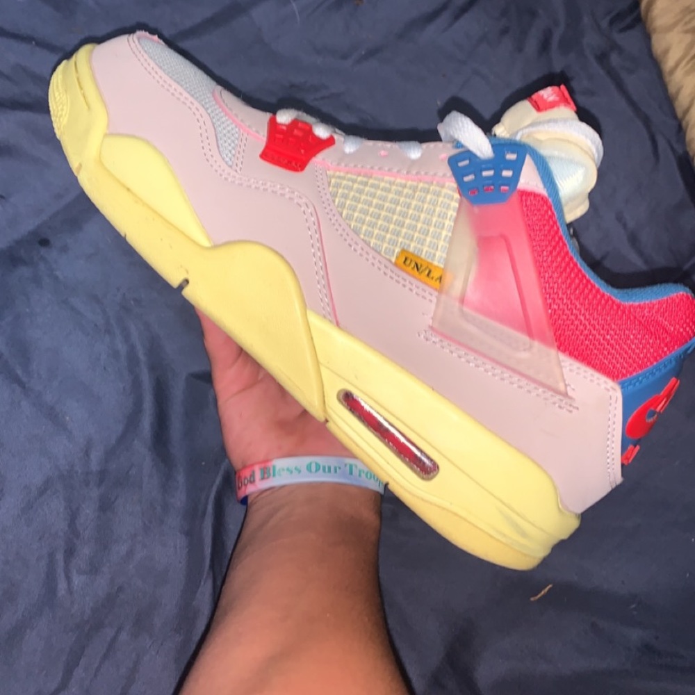 Union LA x Jordan 4 ‘guava ice’.